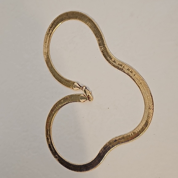 WIDE HERRINGBONE Goldtone 19 1/2"Long Necklace with Lobster Claw Closure. - Picture 5 of 5